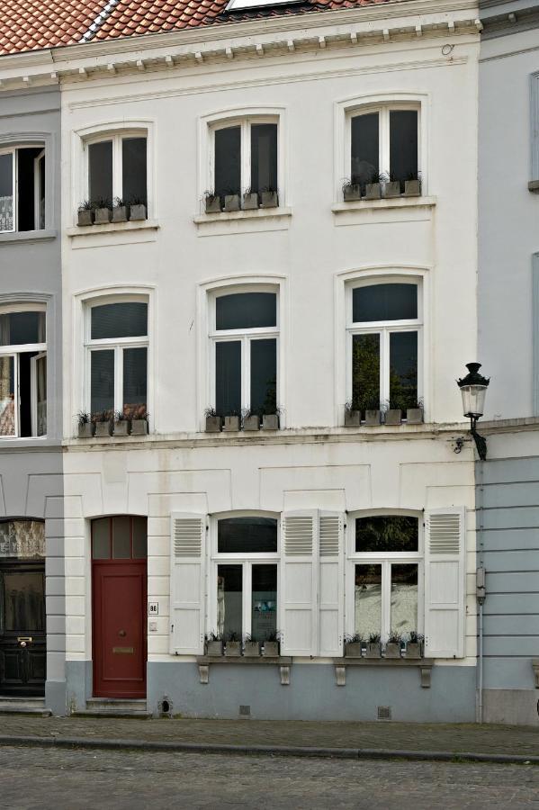 By Night Bed & Breakfast